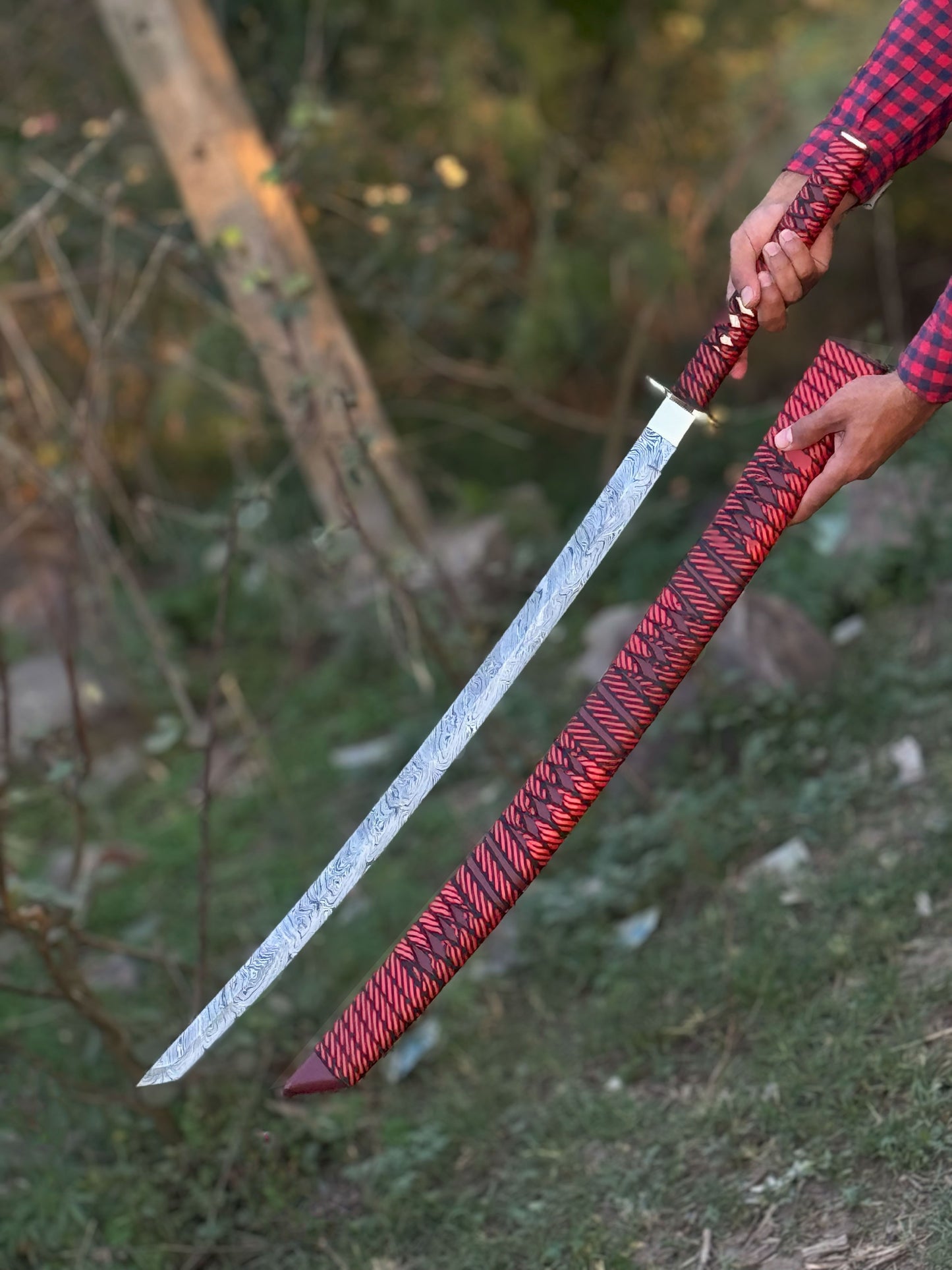 40" Hand-Forged Damascus Steel Katana - Razor Sharp Samurai Sword (Ninja)